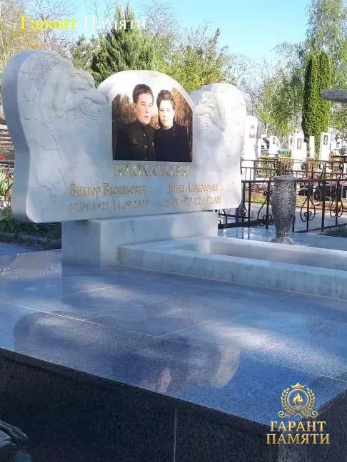 Памятник из белого мрамора семейный "Анлел" №7